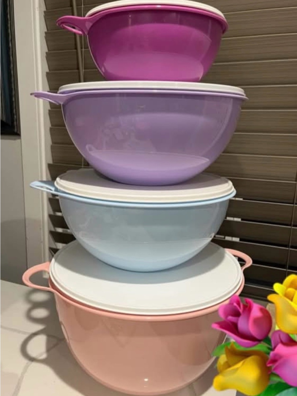 Stackable Pastel Mixing Bowl Set with Lids - Pink, Light Blue, Lavender, Magenta